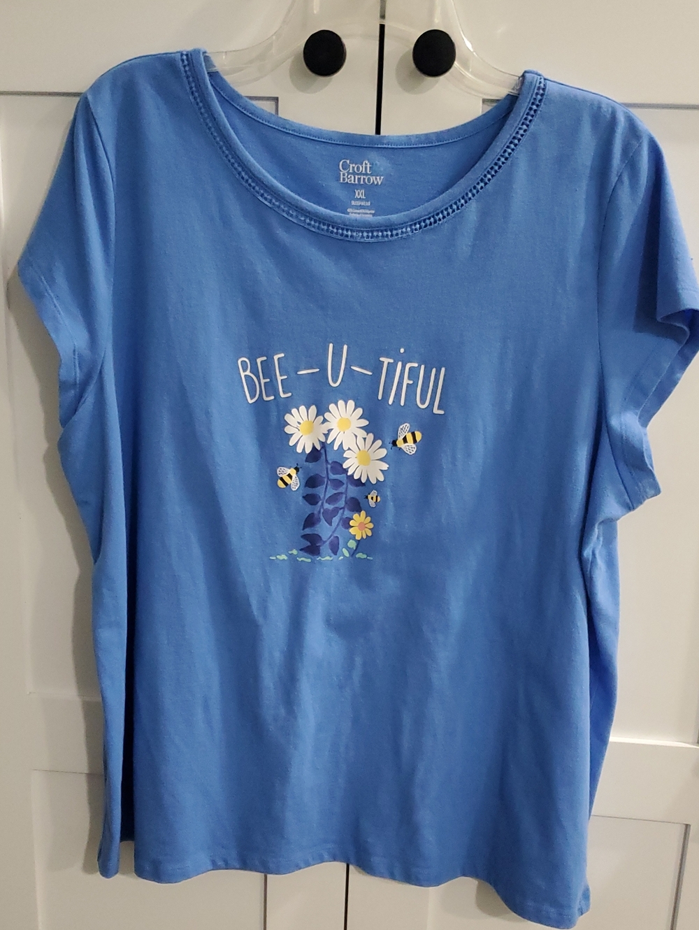 croft & barrow Blue Short Sleeve Tee with Daisy & Bee Graphic